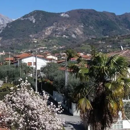 House Versilia Luca E Giada, 5 Chilometri Da Dei Marmi! Hébergement de vacances